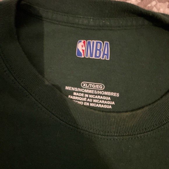 Men’s Milwaukee Bucks T Shirt - Picture 2 of 2